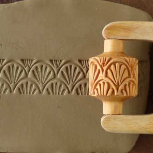 Medium Handle Roller