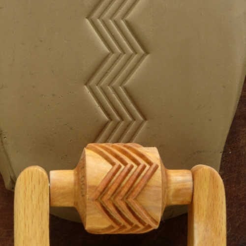 Medium Handle Roller