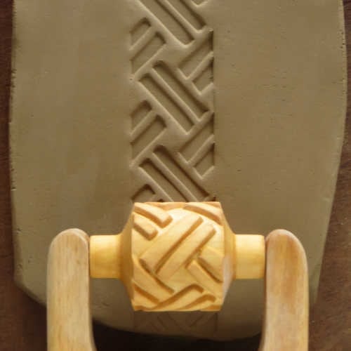 Medium Handle Roller